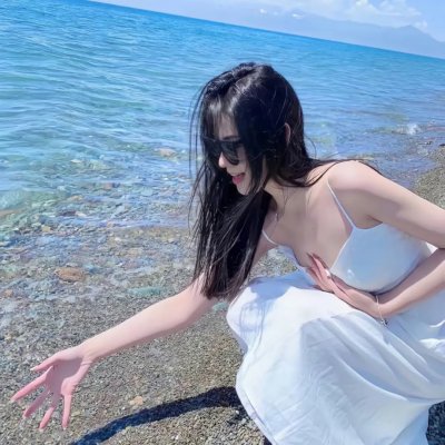 金属口红海报